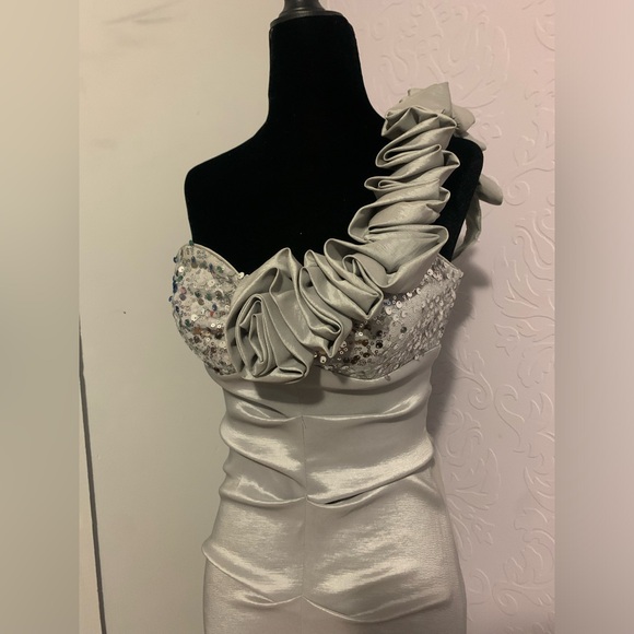 Formal/cocktail dress - Picture 1 of 8